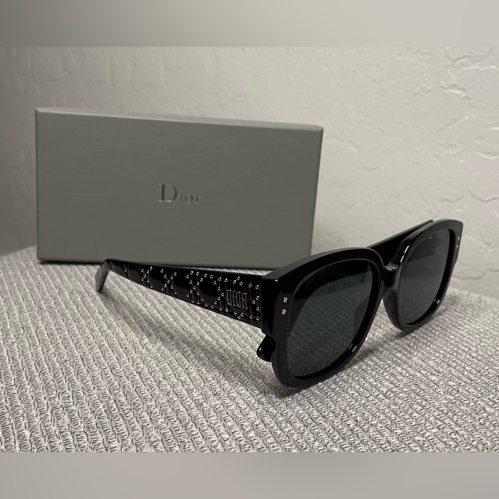 🎉HP🎉New! Dior Lady Dior Studs 54MM Black/Gold Sunglasses✨ Case, Box & Cloth - Picture 4 of 16